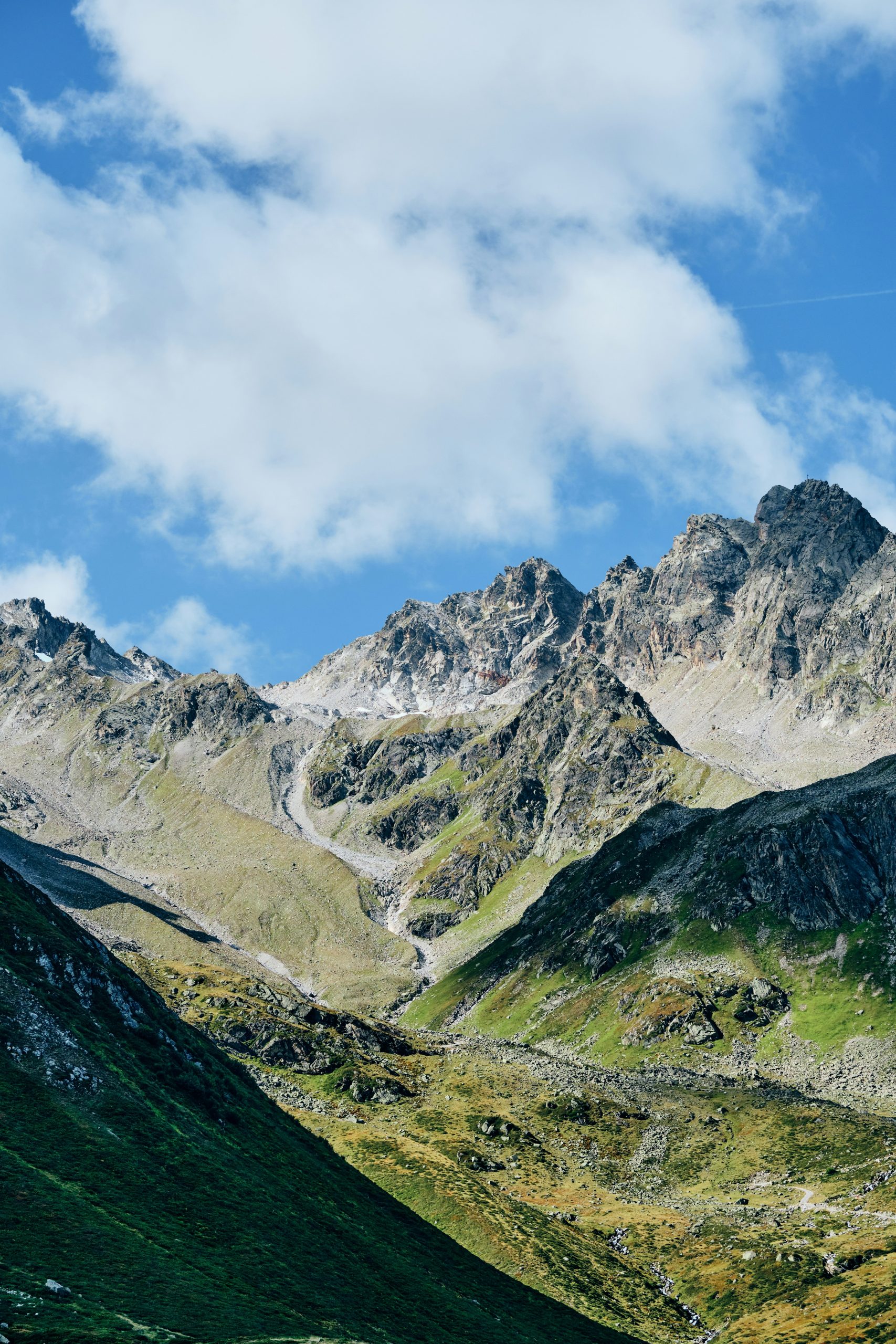 Peruvian mountains , wellness resorts