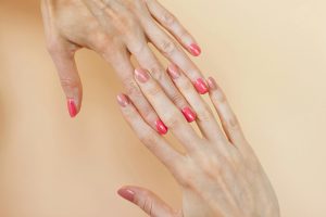 photo by Maria Lupan jelly nails